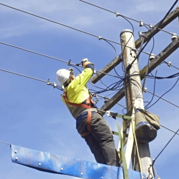 Level 2 electrician repairing overhead electrical service in Sydney by Dave Fenech Electrical Services